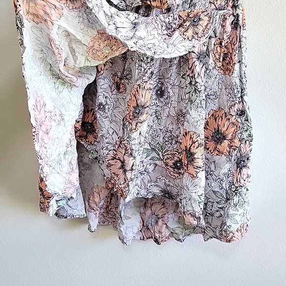 Torrid Flowy Blouse Floral Pattern 00 - Picture 4 of 8